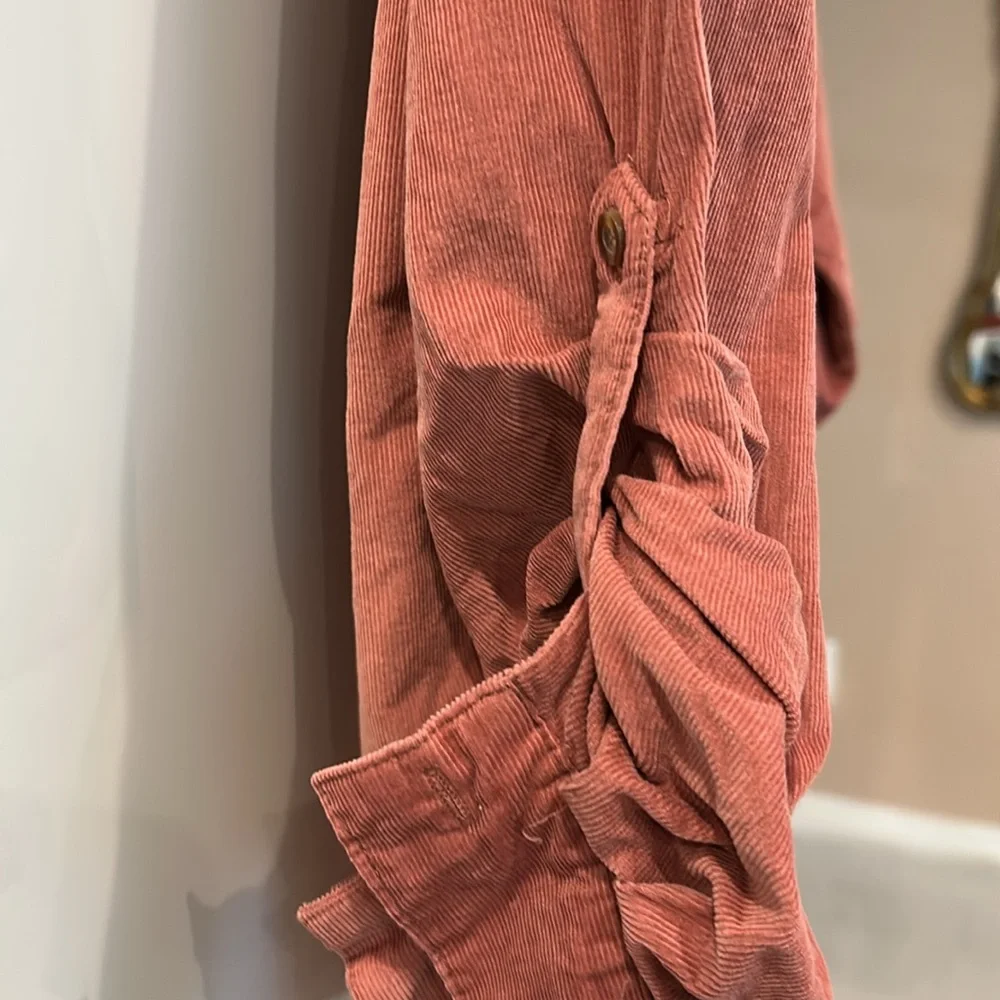 PASSPORT Mauve color button front top with sleeves in size Medium - Picture 4 of 5